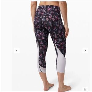 Lululemon Wunder Under HR Crop 23” Scalloped- Size 2